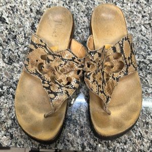 Think! Snakeskin flip flop sandals